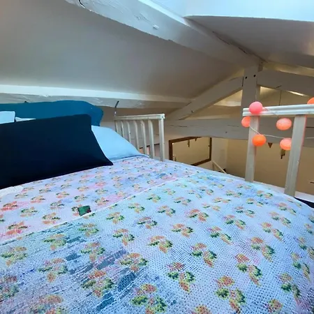 Numero 11 - Cosy Centre *